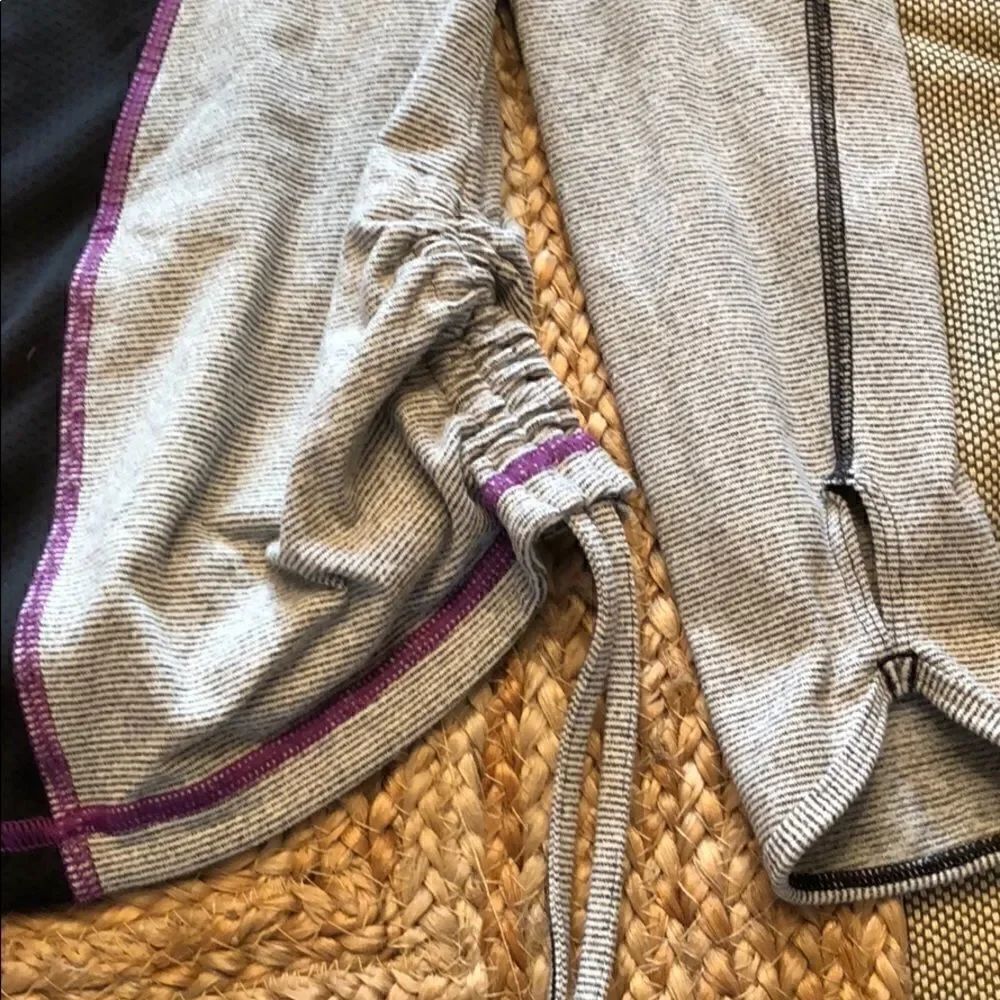 Euc Lucy Lucy-Tech Ls Stripedtee W/ Ruchingsmall — image 7 of 8